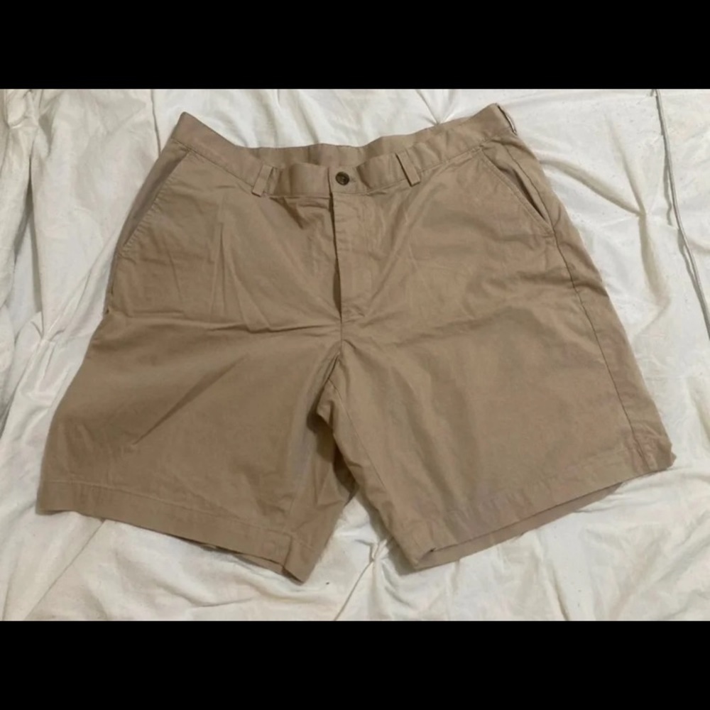 Brooks Brothers “346” khaki shorts